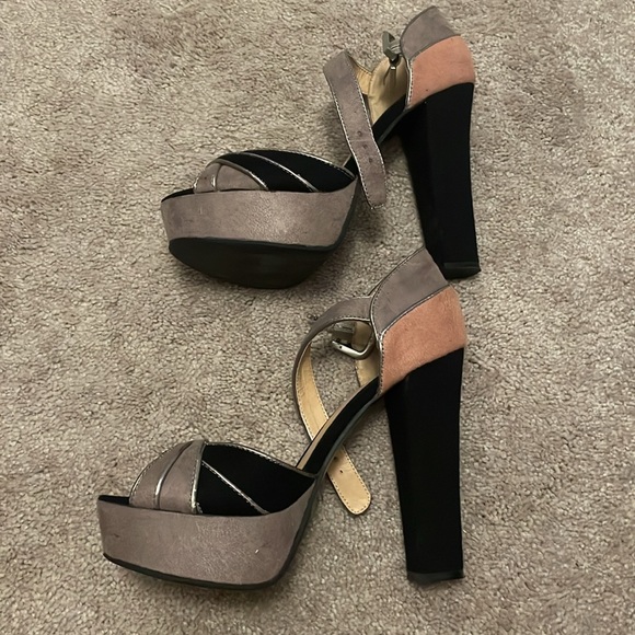 Laurel Conrad Platform Shoes - Picture 4 of 10